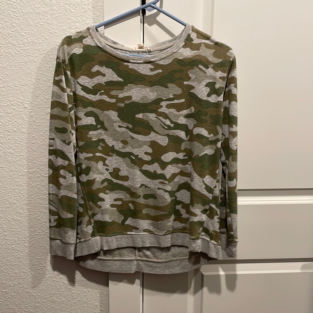 NWOT Camo lightweight top